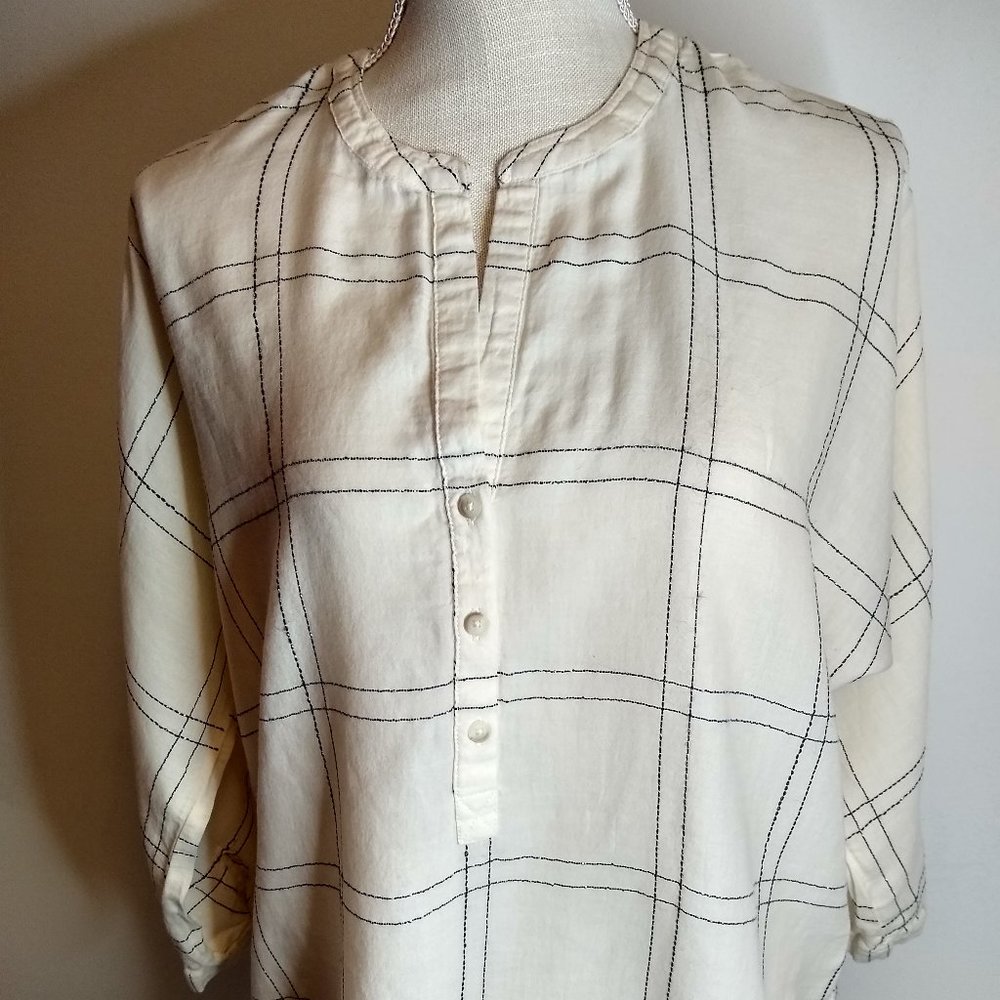 Lucky Brand Cream & Silver Check top, Size S